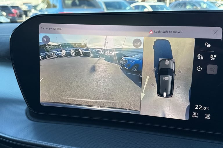 2025 Audi Q3 1.5 e-hybrid Launch Edition S Tronic Euro 6 (s/s) 5dr 26kWh SUV Automatic