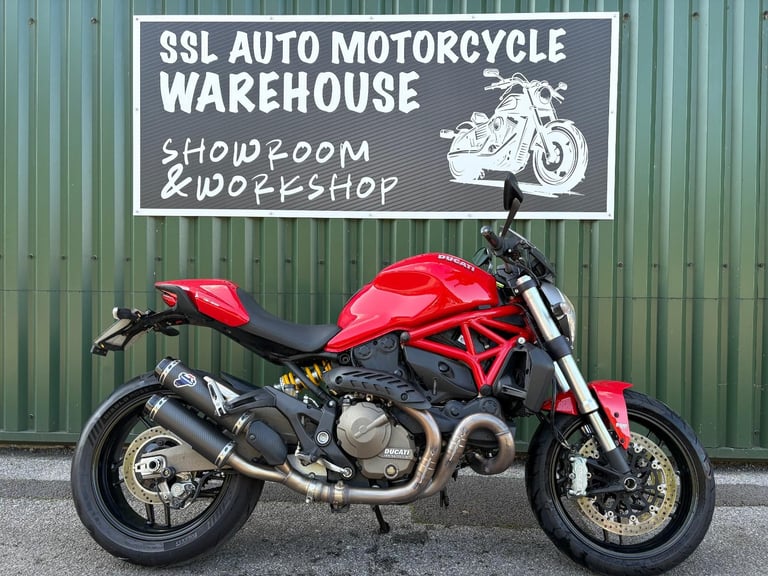 Ducati Monster 821 Red 2014 Termignoni Pipes only 6300 Miles 