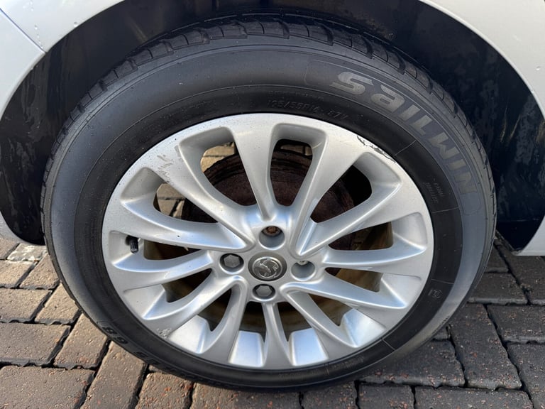 2015 Vauxhall Corsa 1.2 SE 5dr HATCHBACK Petrol Manual