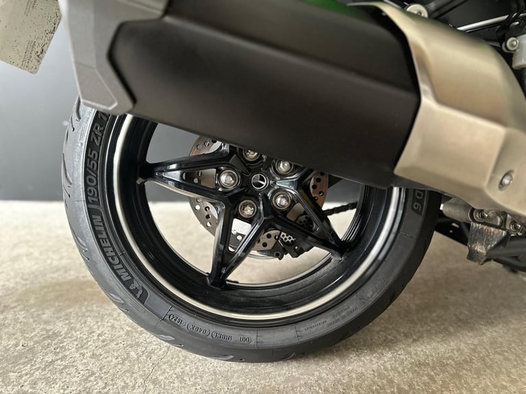 Stunning Low Mileage 2023/23 Kawasaki Ninja H2 SX Motorcycle 