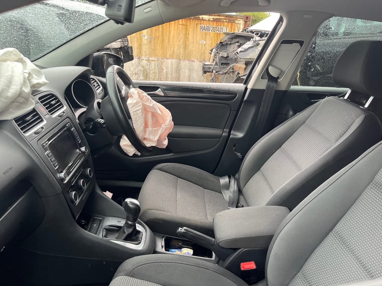 Volkswagen Golf mk6 1.4 automatic 2011 black BREAKING FOR PARTS 