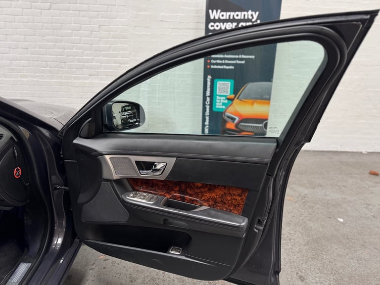 2009 Jaguar XF 3.0d V6 Premium Luxury 4dr Auto SALOON Diesel Automatic