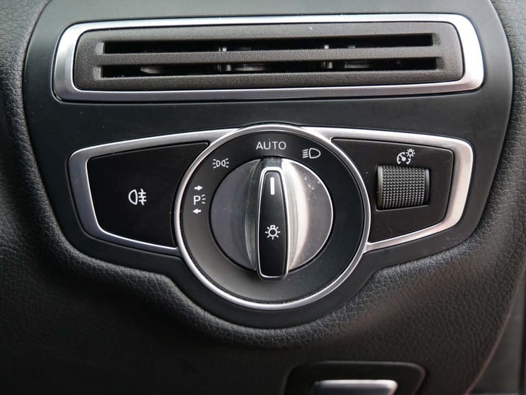 2019 Mercedes-Benz C Class C300d AMG Line Premium 4dr 9G-Tronic SALOON DIESEL Automatic