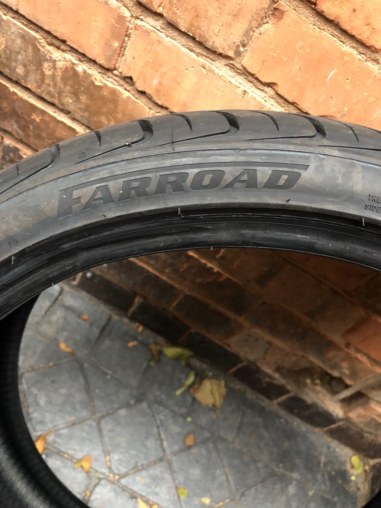 2 x 255/35/20 Tyres 
