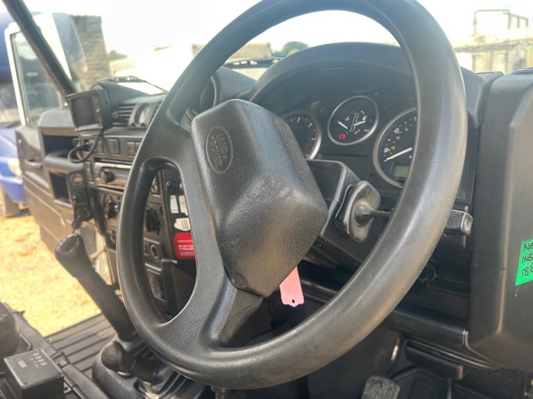 2014 Land Rover Defender Hi Capacity PickUp TDCi [2.2] cherry picker PICK UP Diesel Manual