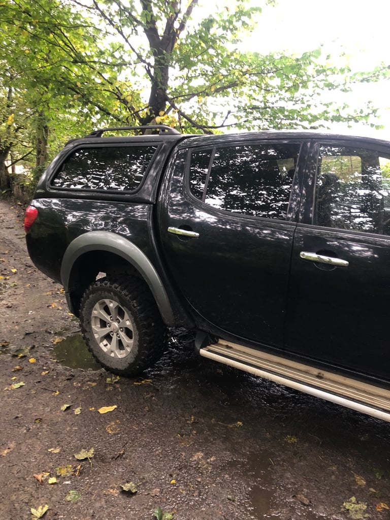 Mitsubishi l200 2006 canopy 