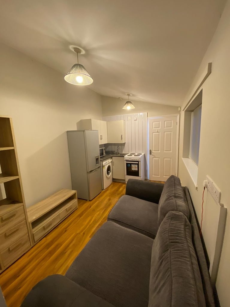 1 Bedroom detached property ALL bills included FULLY furnished and just been renovated Birmingham