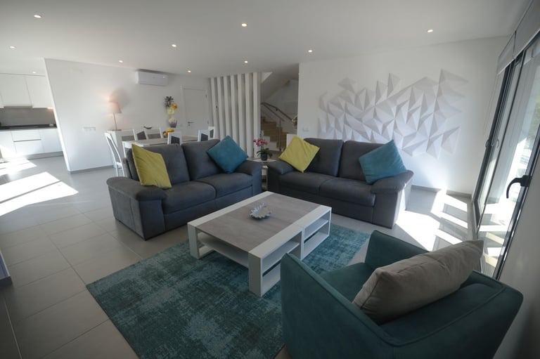 Detached Coastal Villa in Portugal with Heated Pool, 3 En-suites, Private Garden