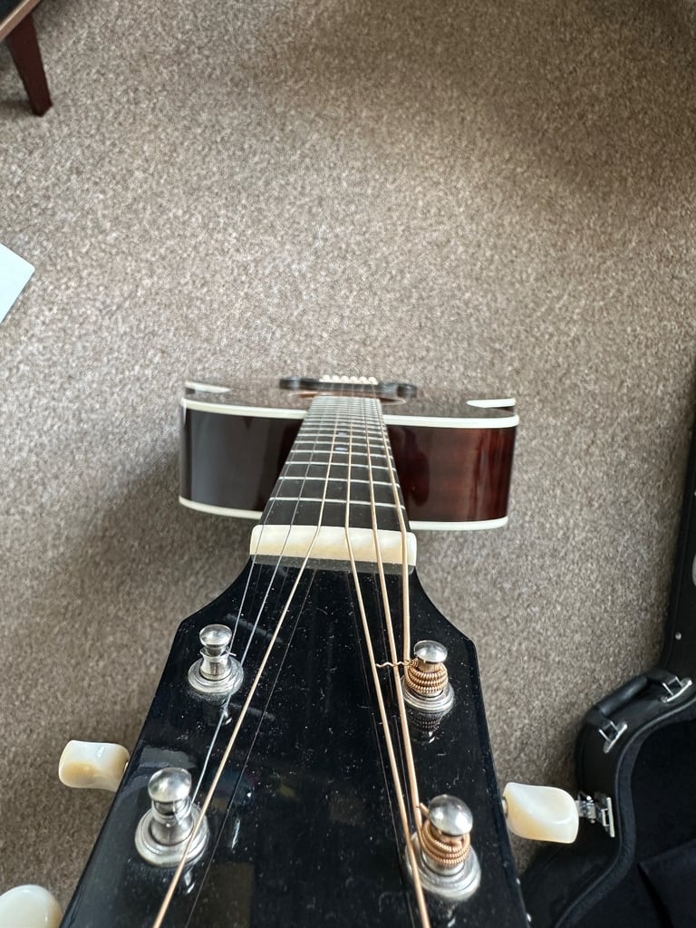 Sigma GJM SG100+  electro acoustic guitar + Hard Case + Daddario Humidity pack