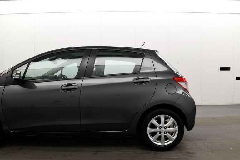 2012 Toyota Yaris 1.33 VVT-i T Spirit 5dr Multidrive S HATCHBACK PETROL Automatic
