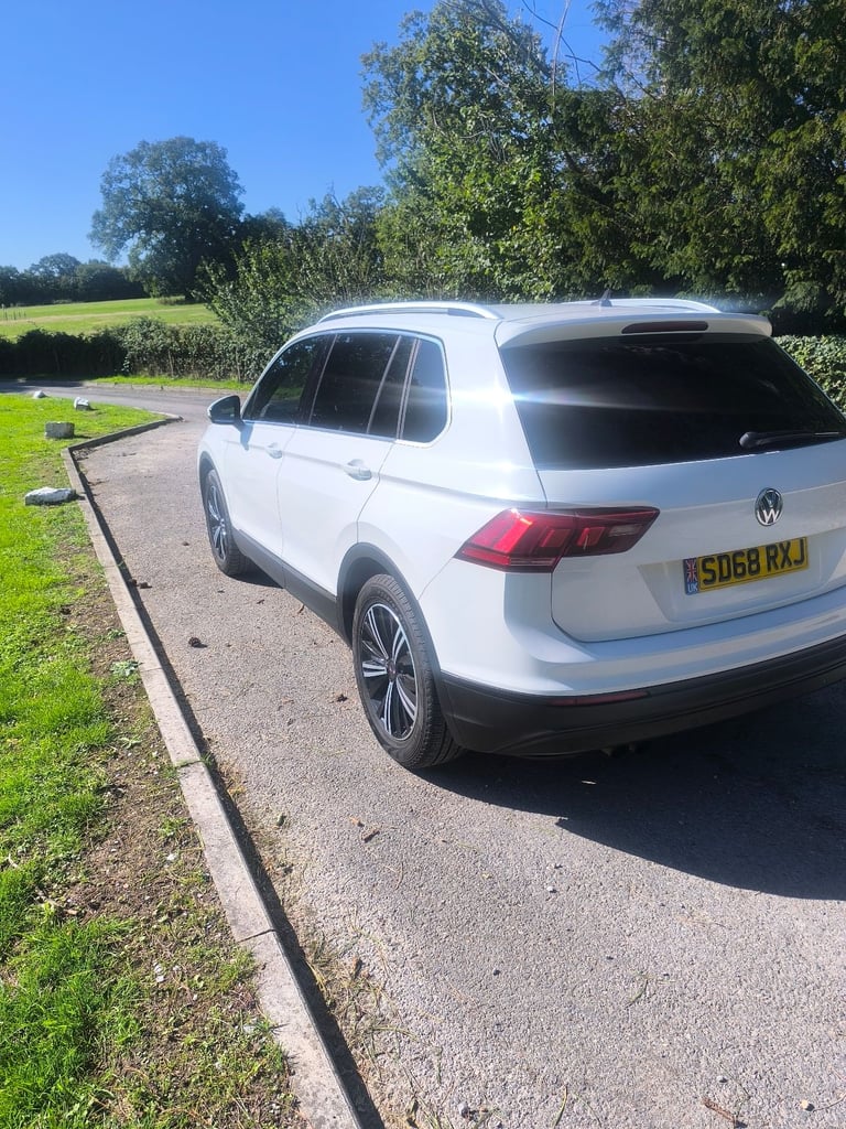 Volkswagen, TIGUAN, Estate, 2018, Manual, 1968 (cc), 5 doors