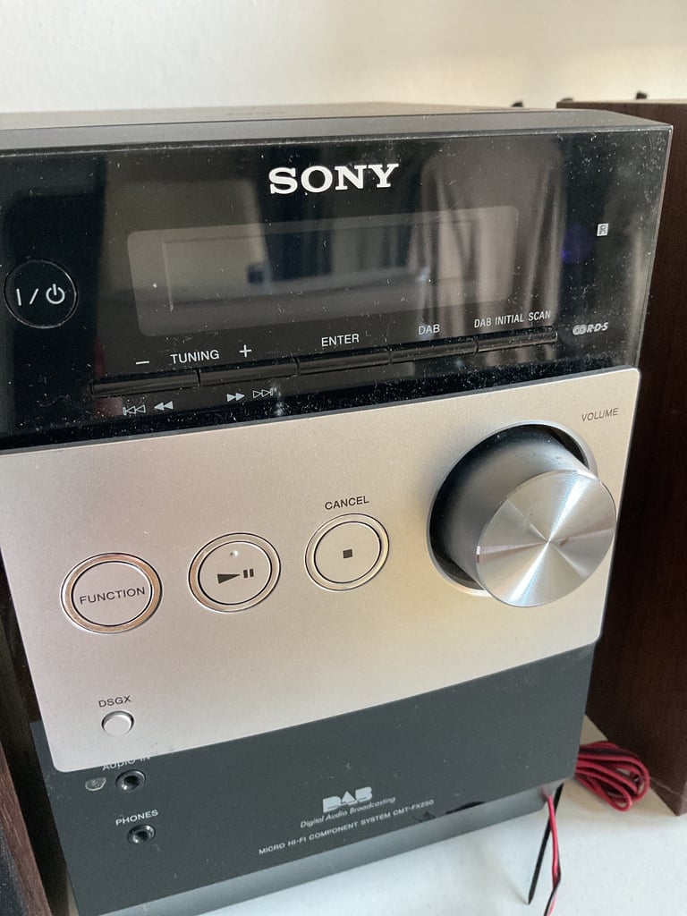 Sony CD player,DAB radio player with speakers 