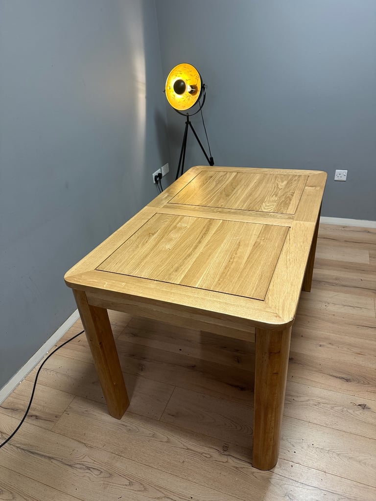 image for Romsey Natraul Solid Oak Furnitureland Extending Dinning Table 6 or 8 Seater