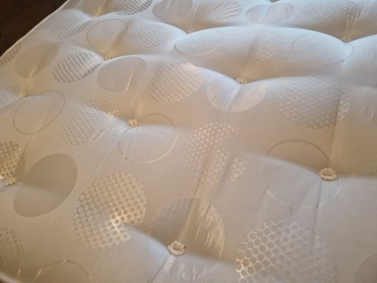 Doubledivan bed complete