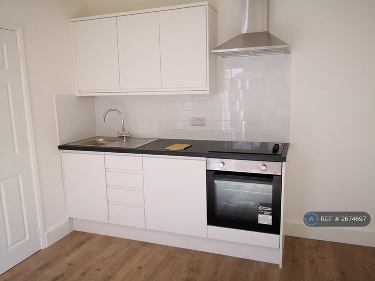1 bedroom flat in York Road, Guildford, GU1 (1 bed) (#2674697)
