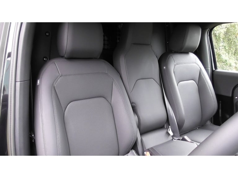 2025 Land Rover Defender 90 D250 MHEV X-Dynamic SE SUV Diesel Automatic