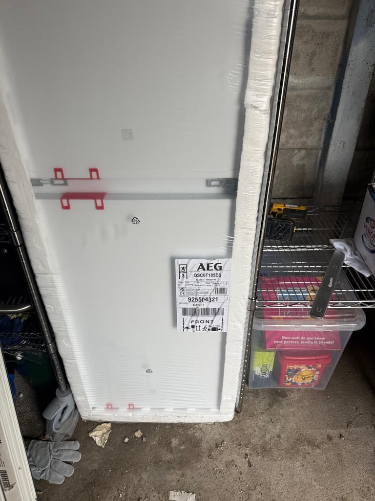 Integrated fridge freezer - AEG 
