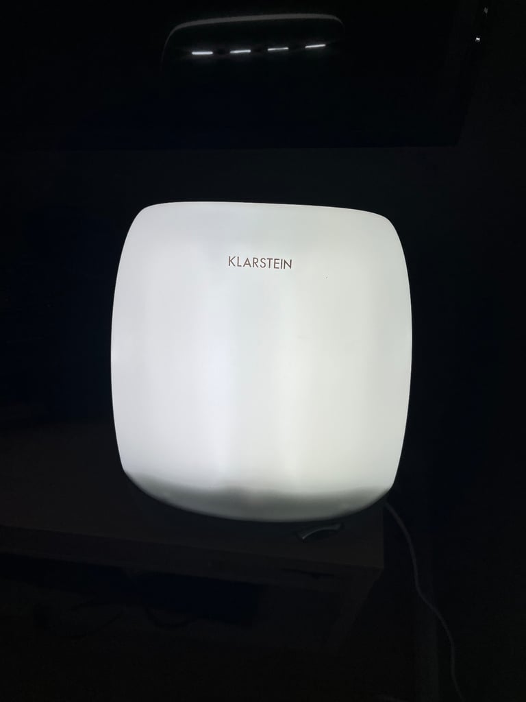 Light therapy for SAD seasonal affective disorder daylight mini lamp