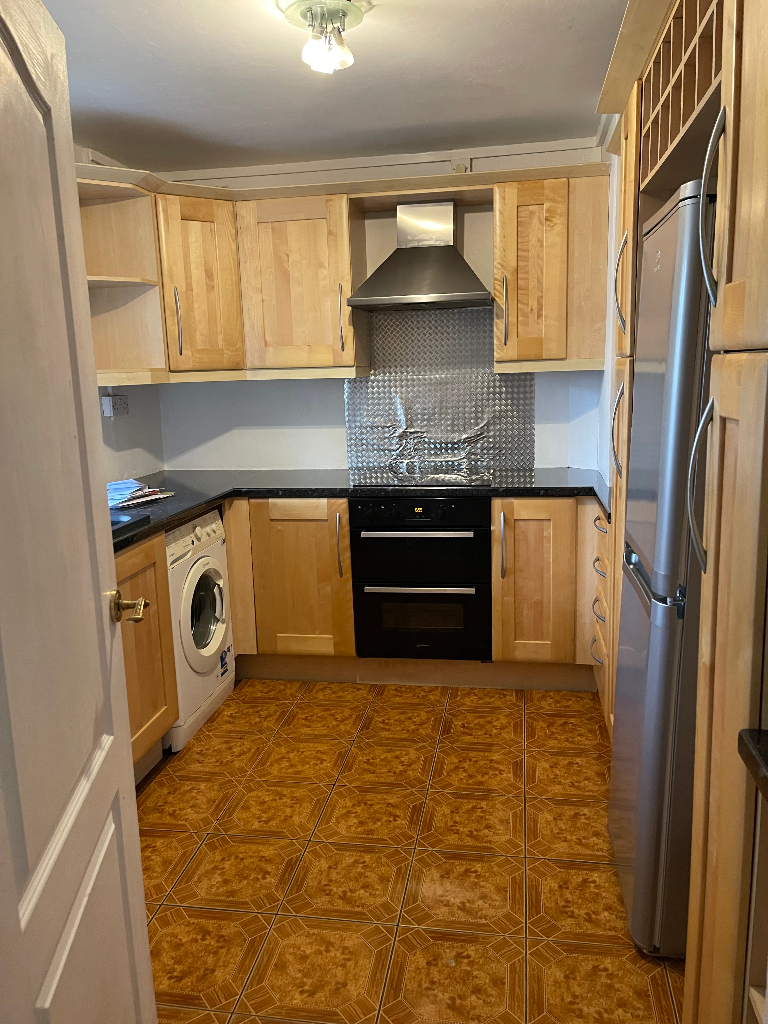 NICE AND BIG ROOM SHARE AT STRATFORD CITY CENTRE E15 AVAILABLE NOW 