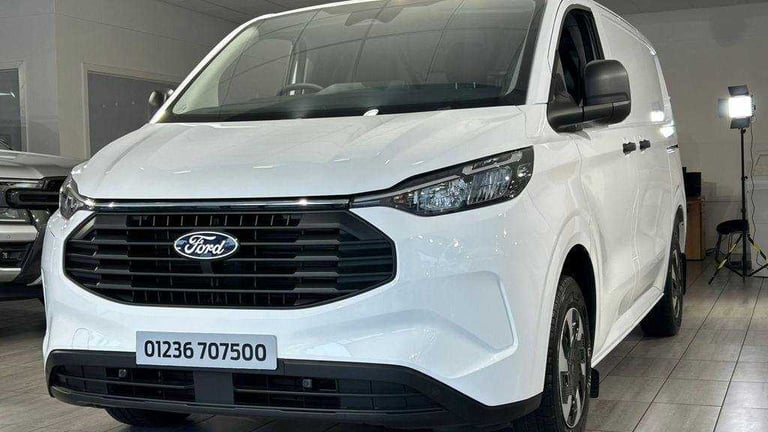  Ford Transit Custom 2.5 PHEV 232ps H1 Van Trend Auto Van Plug-In Hy Automatic