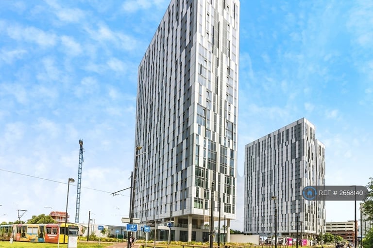 2 bedroom flat in Michigan Point Tower D, Salford, M50 (2 bed) (#2668140)