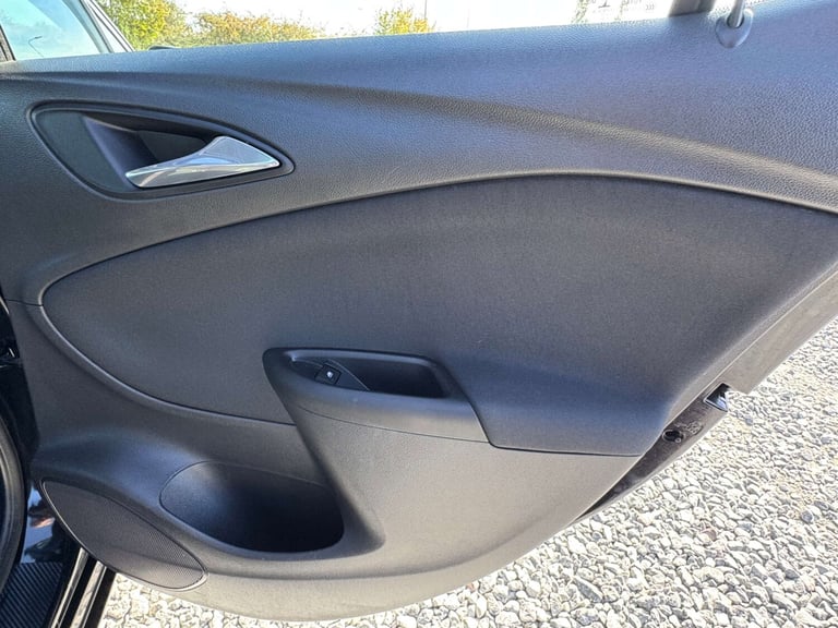 2017 Vauxhall Astra 1.4T 16V 150 SRi 5dr HATCHBACK PETROL Manual