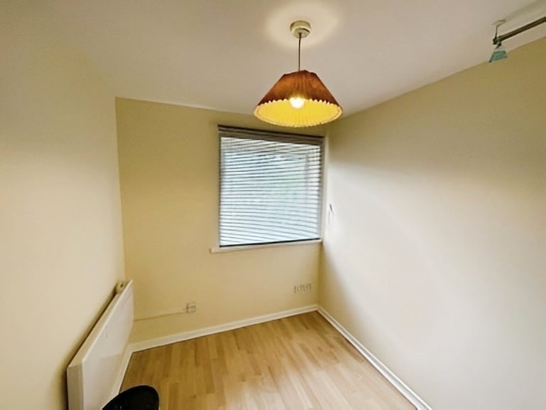 2 bedroom flat in Two-Bedroom Flat, IG11