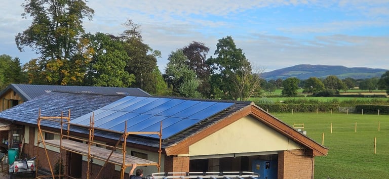 4kW Solar Panel System with Roof Racking and Fittings. 16 panels.