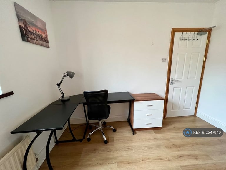 1 bedroom in Western Street, Swansea, SA1 (#2547949)