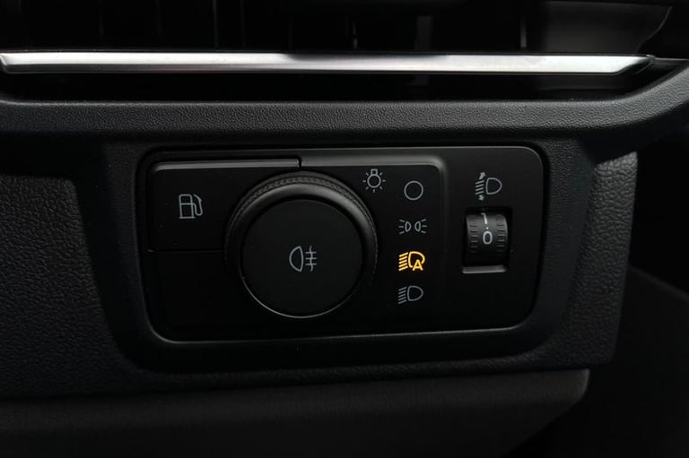 2025 Ford Transit Custom 2.5 320 Duratec 11.8kWh Limited Crew Van Double Cab Petrol Plug-in Hybri...