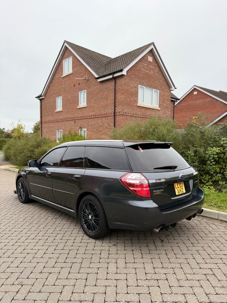 Subaru legacy 2.0 Estate ulez low miles new mot 