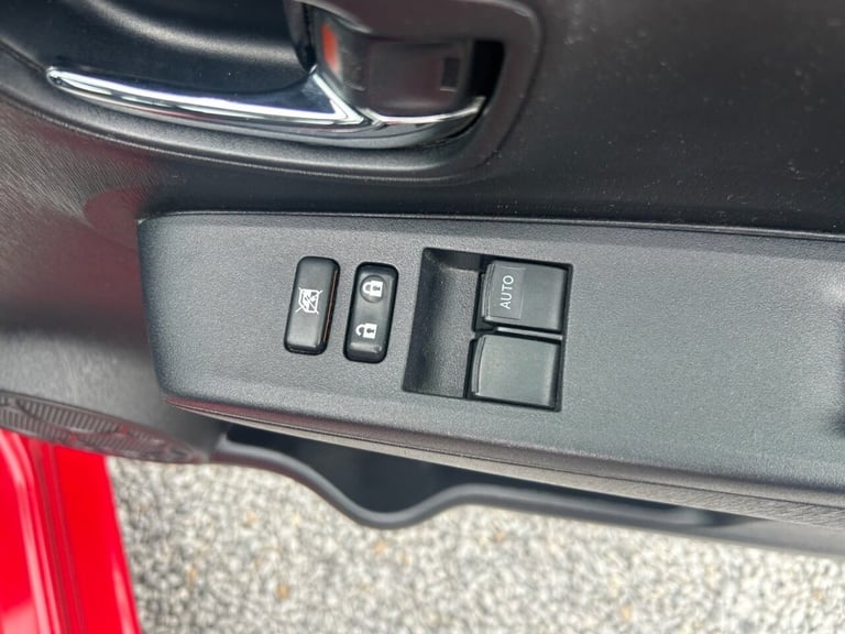 2013 Toyota Yaris 1.33 Dual VVT-i TR Hatchback 5dr Petrol Manual Euro 5 (101 ps) Hatchback Petrol...