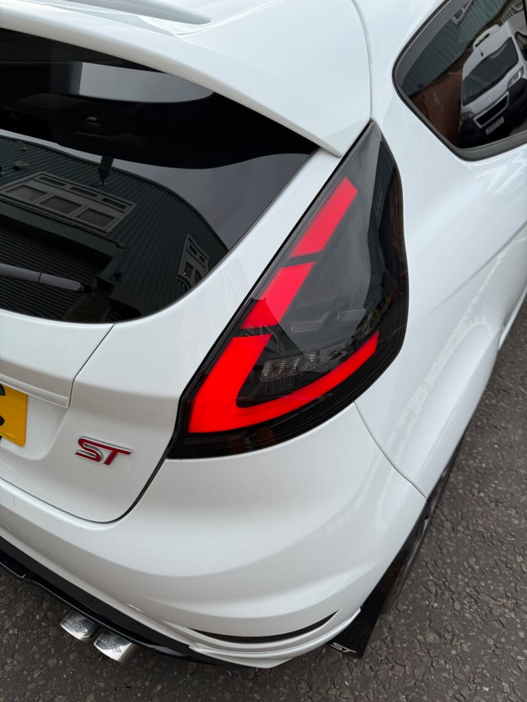 2015 (65) Ford Fiesta ST180 1.6 | 3dr | Petrol | Manual | White | 91,744 Miles