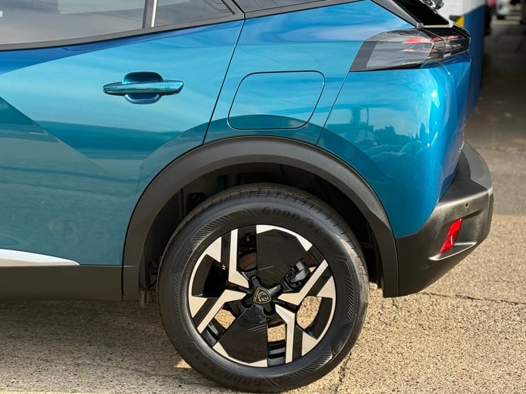 2025 Peugeot 2008 1.2 PureTech Allure 5dr ONLY 710 MILES, MAY 2028 WARRANTY,  HATCHBACK Petrol Ma...