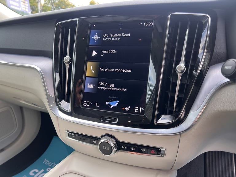 2020 Volvo V60 2.0 B3 MHEV Momentum Estate 5dr Petrol Hybrid Auto Euro 6 (s/s)