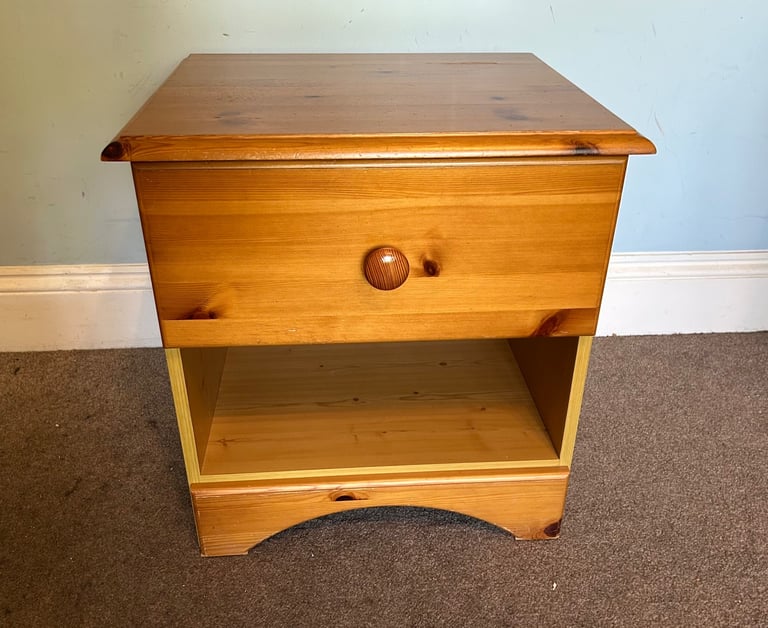 image for 1 Solid Pine Bedside with 1 Drawer curved Plinth H21in 54cm W19.5in/50cm D16.5in/42cm  C033