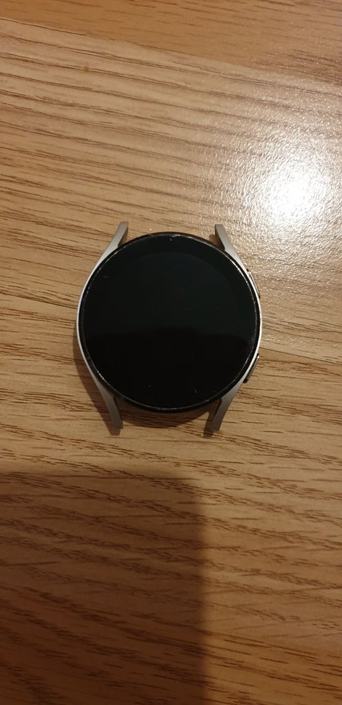 Samsung Galaxy Watch 5 (Usually goes for £300!! Selling for way cheaper!!)