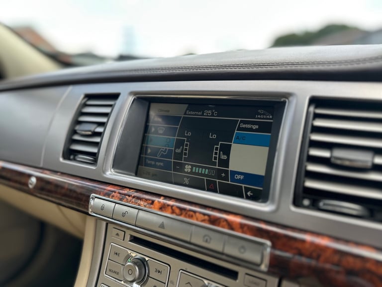 JAGUAR XF 3.0d V6 Premium Luxury