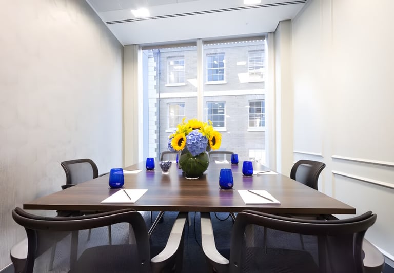 *Aldgate* Private Serviced Offices: Units from 3 to 70 desks for rent E1/City