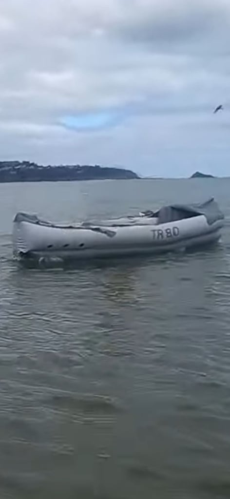2 seater inflatable kayak plus 2 paddles. Used once 