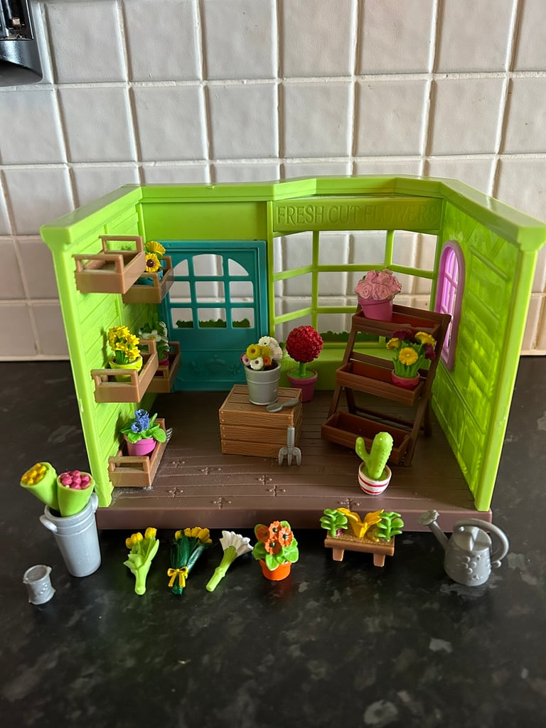 Lil Woodzeez Flower Shop play set