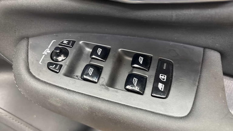 2025 Volvo XC90 Plus, T8 AWD Plug-in hybrid, Electric/Petrol, Dark, 7 Seats ESTATE Petrol/Electri...