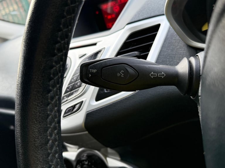 2012 Ford Fiesta 1.25 Zetec 5dr HATCHBACK Petrol Manual