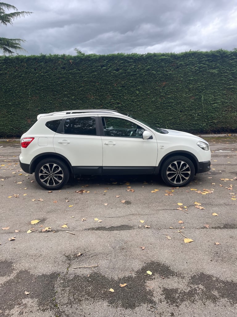 image for Nissan, QASHQAI, Hatchback, 2011, Manual, 1461 (cc), 5 doors