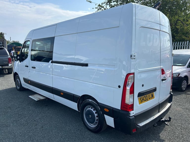 2020 Renault Master LM35dCi 135 Business Medium Roof Van ECODRIVE PANEL VAN Diesel Manual