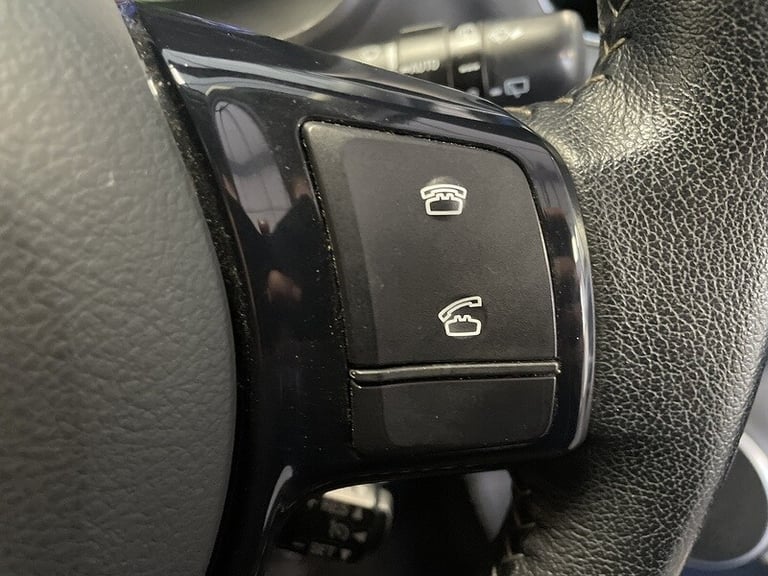 2016 Toyota Yaris VVT-h Excel Hatchback HYBRID Automatic