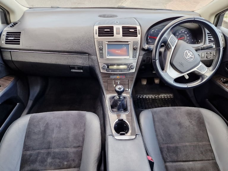 Top of the range Toyota Avensis 2.0 D4D Business Edition ICON plus D4D £35 Road Tax