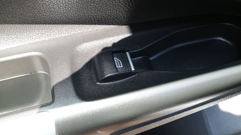 FORD TRANSIT 200 LIMITED PV Silver Manual Diesel, 2016