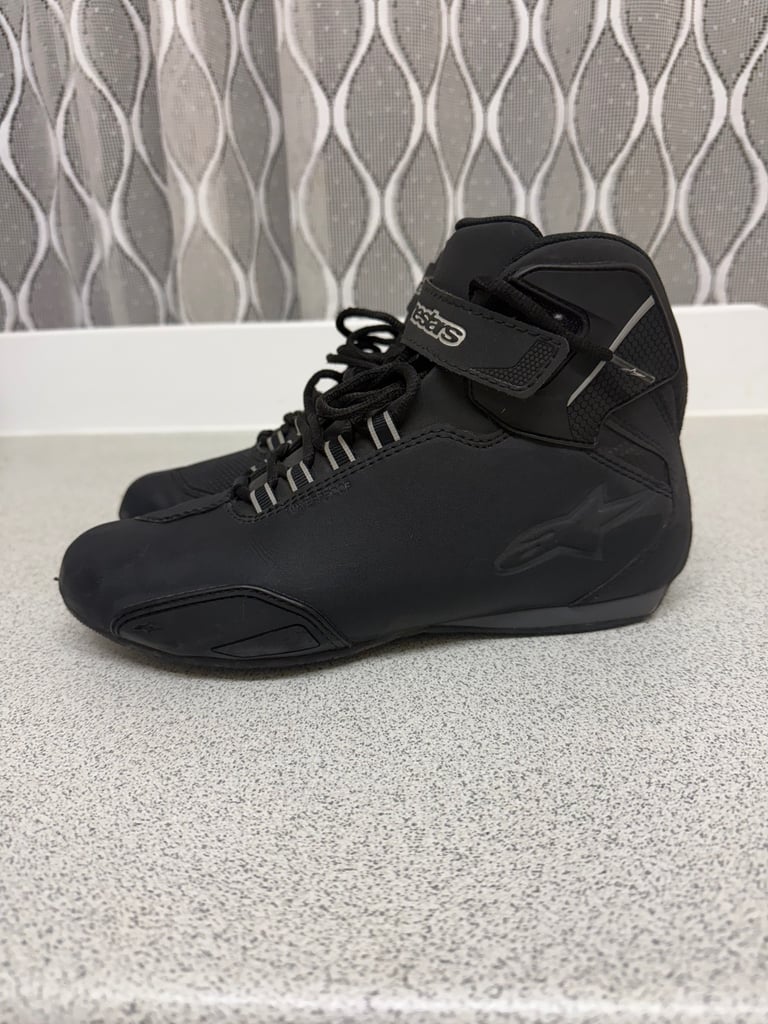 moterbike boots size 6 