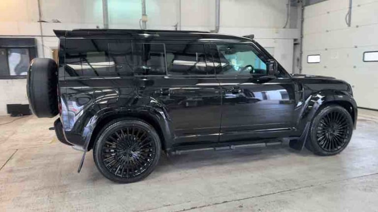 2024 Land Rover Defender 110 3.0 D300 MHEV X-Dynamic SE SUV 5dr Diesel Auto 4WD Euro 6 (s/s) (300...